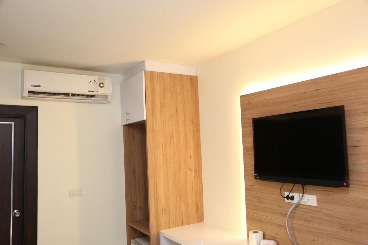 Rose Nana Hotel Банкок Екстериор снимка