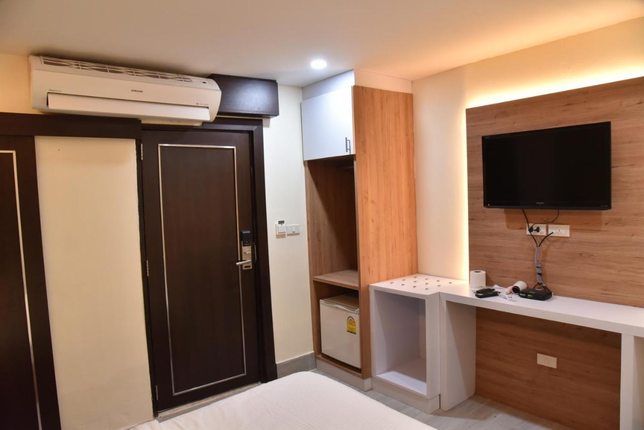 Rose Nana Hotel Банкок Екстериор снимка