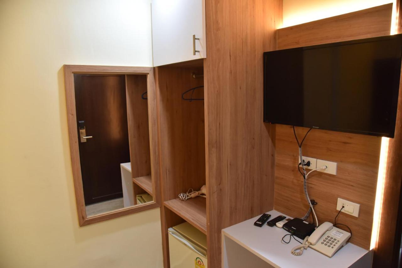Rose Nana Hotel Банкок Екстериор снимка