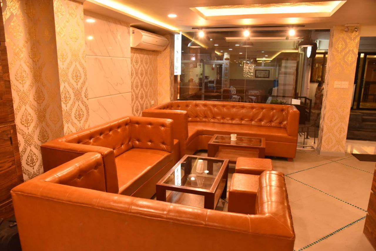 Rose Nana Hotel Банкок Екстериор снимка
