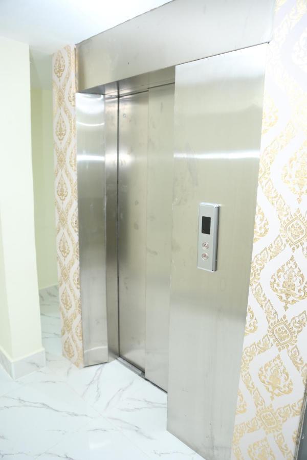 Rose Nana Hotel Банкок Екстериор снимка
